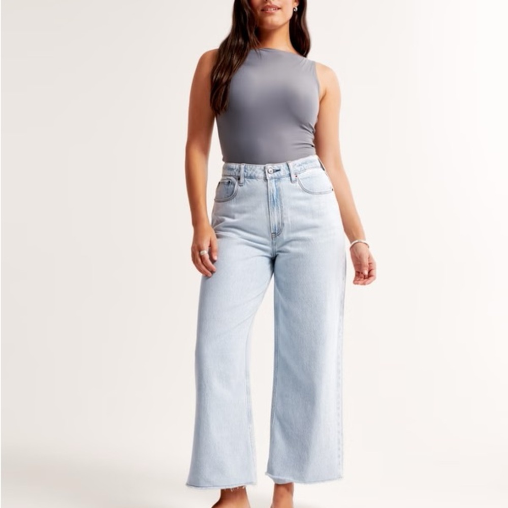 Abercrombie & Fitch Light Blue crop wide leg Jean